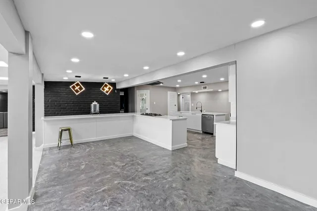 $950,000 | 810 Gato Road, El Paso, TX 79932