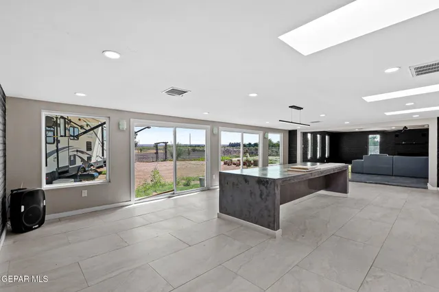 $950,000 | 810 Gato Road, El Paso, TX 79932