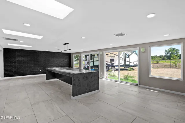 $950,000 | 810 Gato Road, El Paso, TX 79932