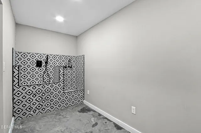 $950,000 | 810 Gato Road, El Paso, TX 79932