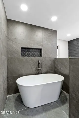 $950,000 | 810 Gato Road, El Paso, TX 79932