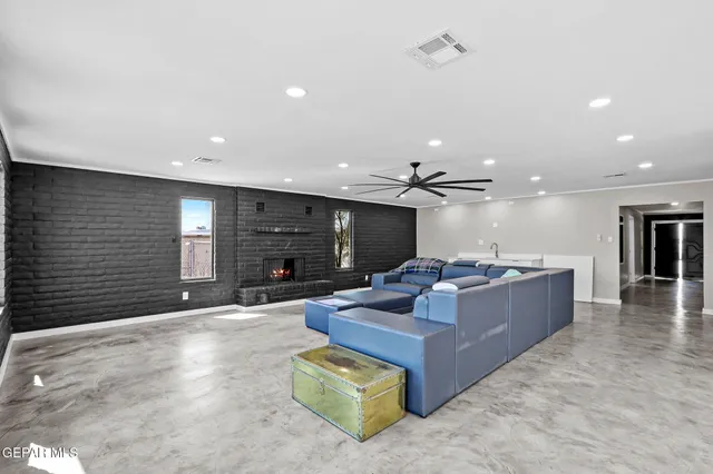 $950,000 | 810 Gato Road, El Paso, TX 79932