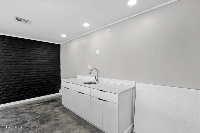 $950,000 | 810 Gato Road, El Paso, TX 79932