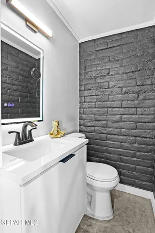 $950,000 | 810 Gato Road, El Paso, TX 79932