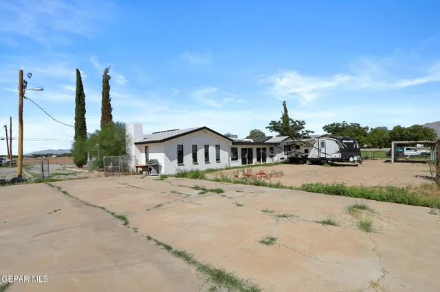 $950,000 | 810 Gato Road, El Paso, TX 79932