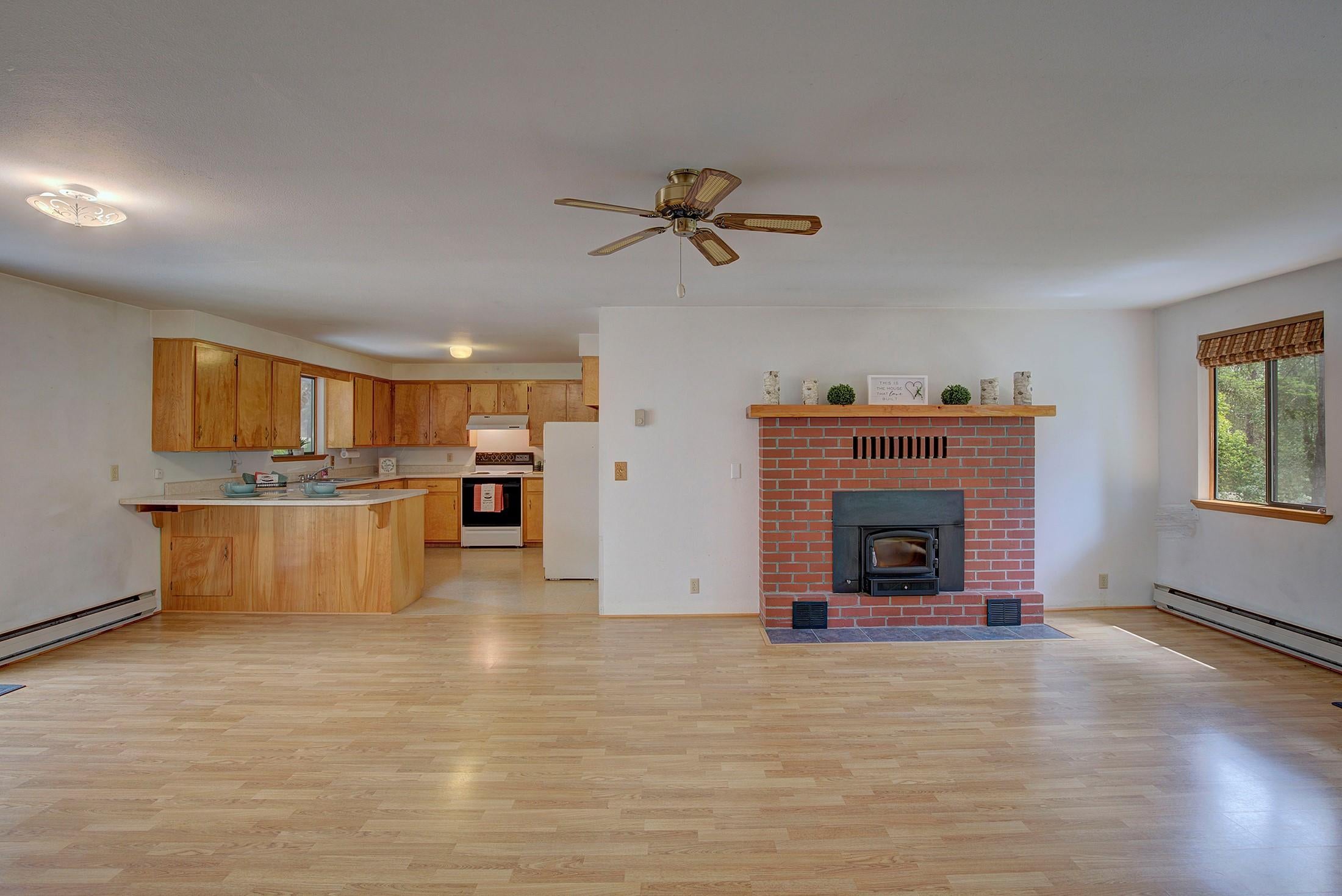 8417 Lower River Road Grants Pass, OR 97526 - Photo 28 of 29 Open Floor Plan