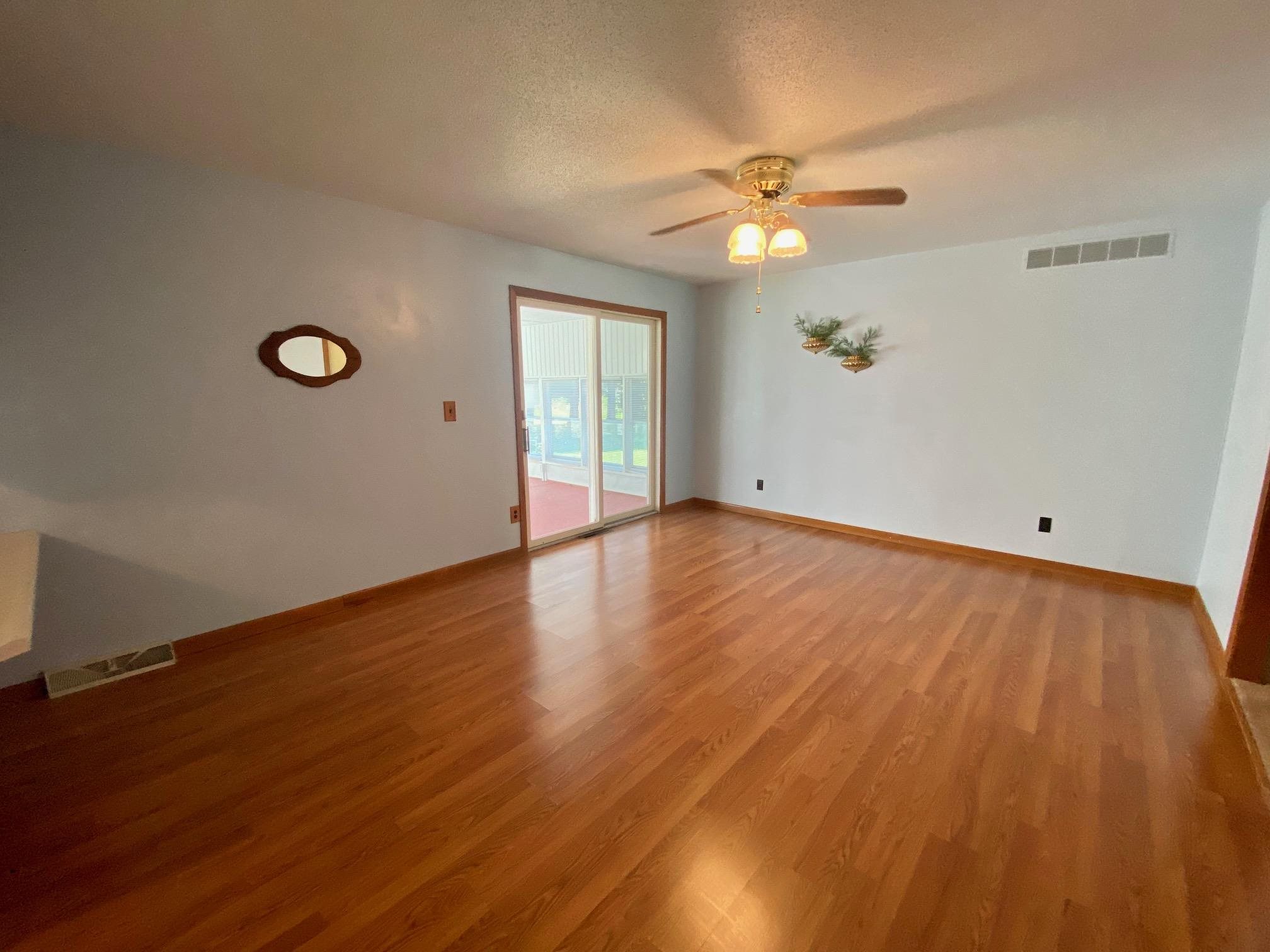 17111 River View Road Petersburg, IL 62675 - Photo 12 of 29 Gallery Image 12