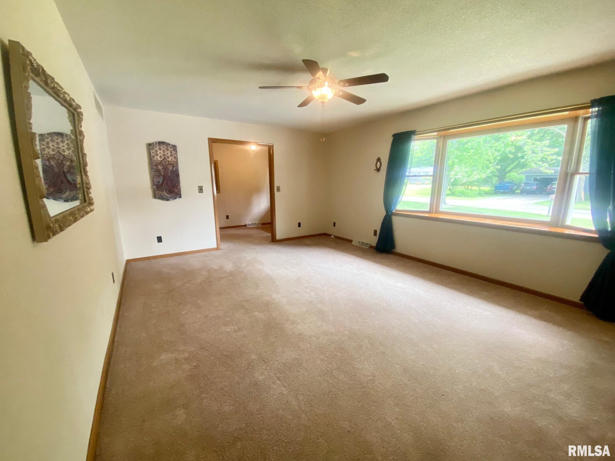 17111 River View Road Petersburg, IL 62675 - Photo 3 of 29 Gallery Image 3