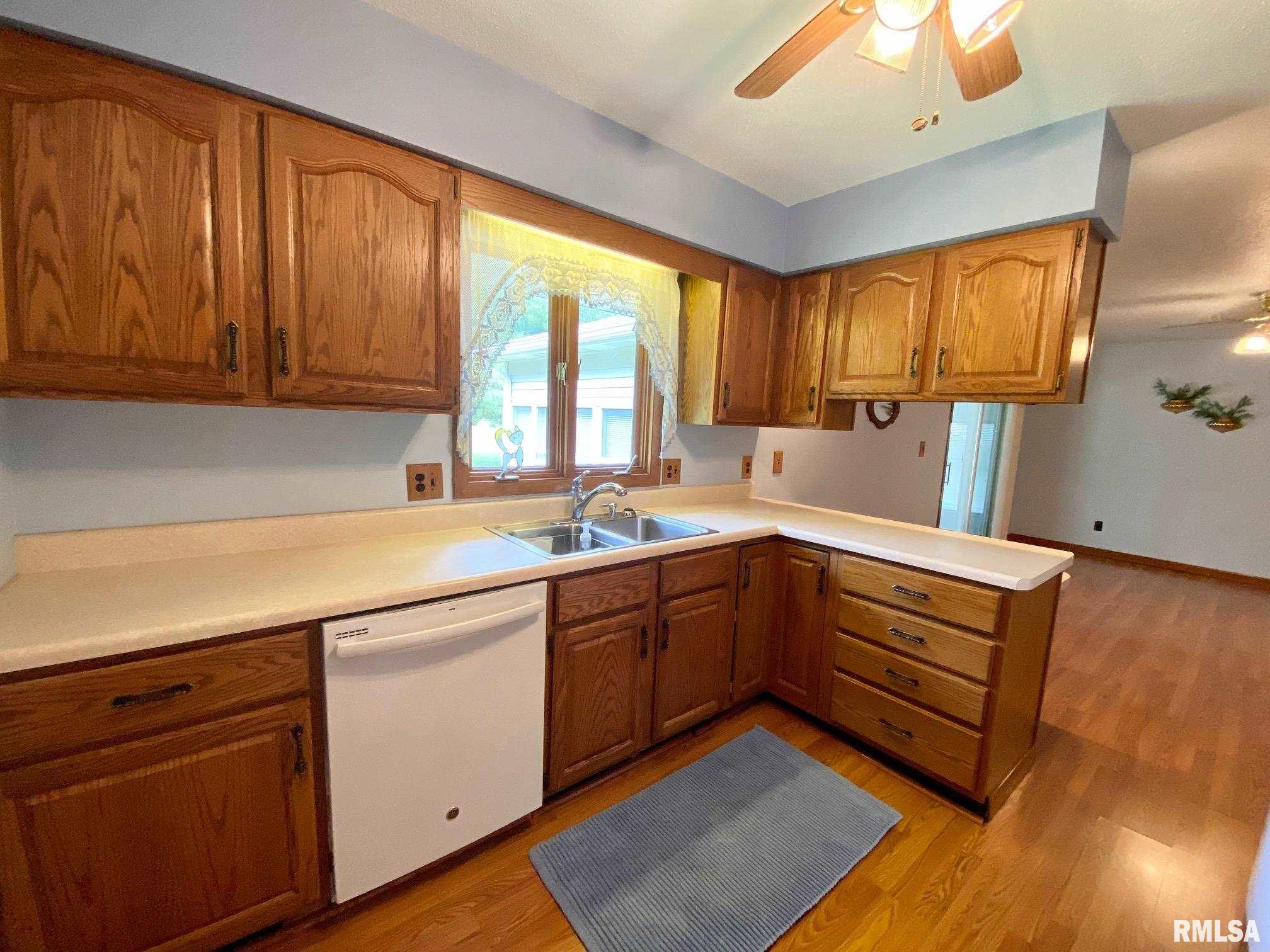 17111 River View Road Petersburg, IL 62675 - Photo 6 of 29 Gallery Image 6