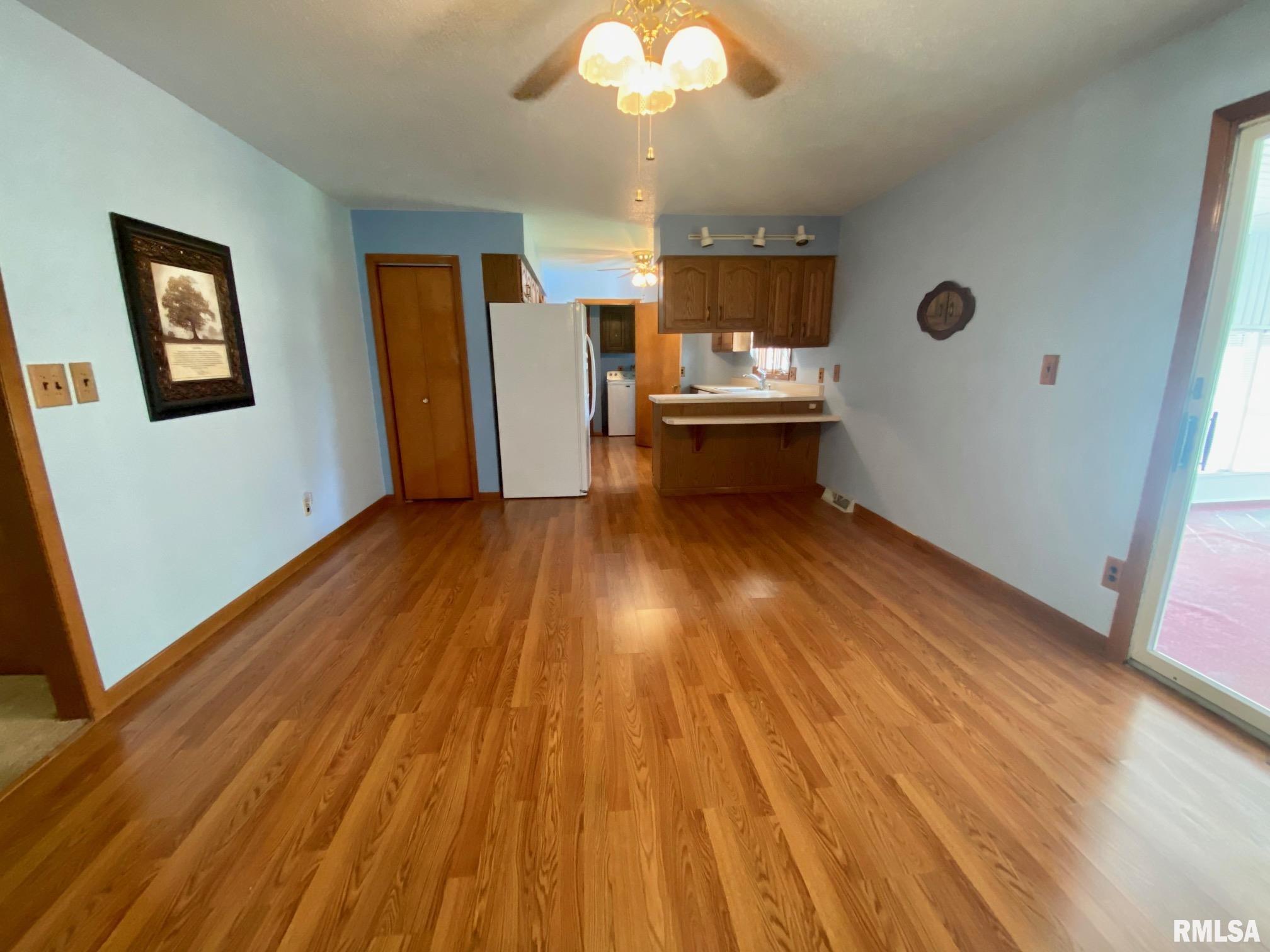 17111 River View Road Petersburg, IL 62675 - Photo 9 of 29 Gallery Image 9