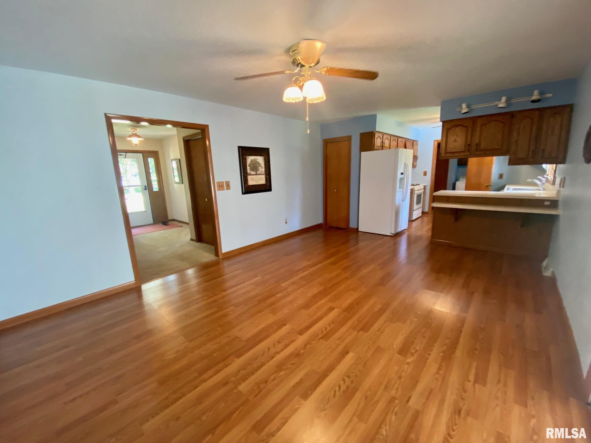 17111 River View Road Petersburg, IL 62675 - Photo 10 of 29 Gallery Image 10