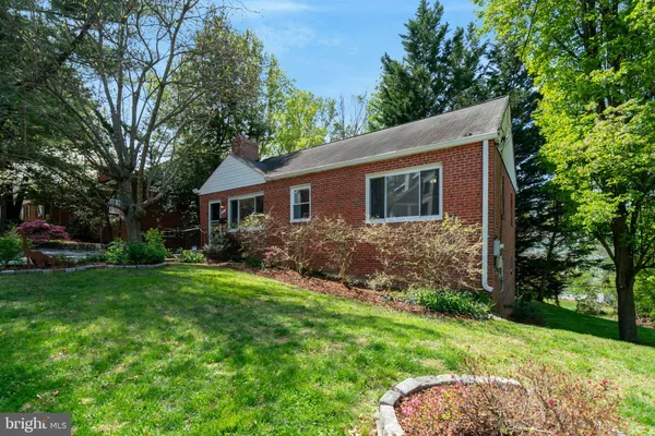 $1,040,000 | 912 North Jacksonville Street, Arlington, VA 22205