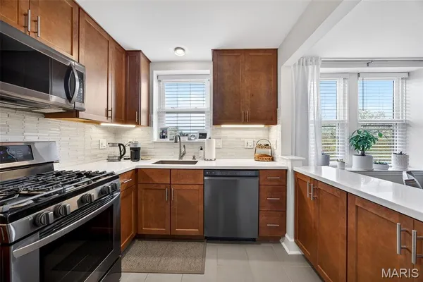 $230,000 | 7745 Kingsbury Boulevard, Unit 22, St. Louis, MO 63105