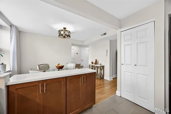 $230,000 | 7745 Kingsbury Boulevard, Unit 22, St. Louis, MO 63105