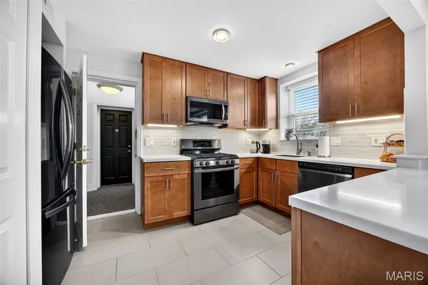 $230,000 | 7745 Kingsbury Boulevard, Unit 22, St. Louis, MO 63105