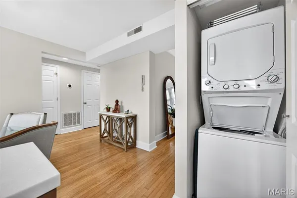 $230,000 | 7745 Kingsbury Boulevard, Unit 22, St. Louis, MO 63105