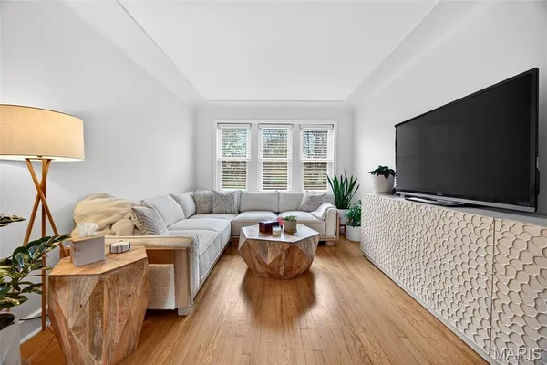 $230,000 | 7745 Kingsbury Boulevard, Unit 22, St. Louis, MO 63105