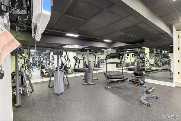 $230,000 | 7745 Kingsbury Boulevard, Unit 22, St. Louis, MO 63105