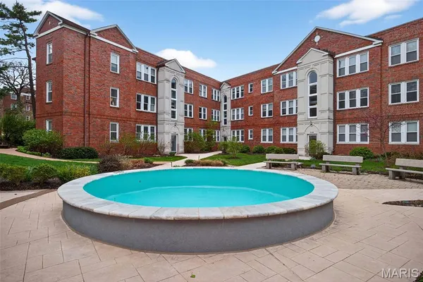 $230,000 | 7745 Kingsbury Boulevard, Unit 22, St. Louis, MO 63105
