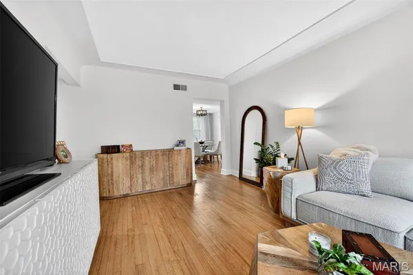 $230,000 | 7745 Kingsbury Boulevard, Unit 22, St. Louis, MO 63105