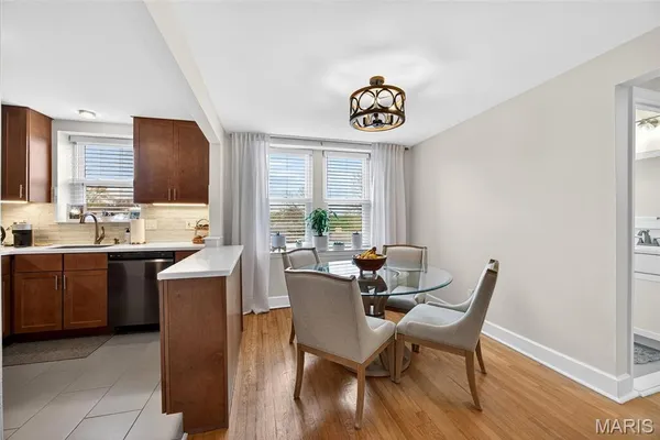 $230,000 | 7745 Kingsbury Boulevard, Unit 22, St. Louis, MO 63105