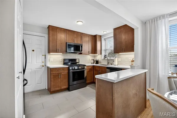 $230,000 | 7745 Kingsbury Boulevard, Unit 22, St. Louis, MO 63105