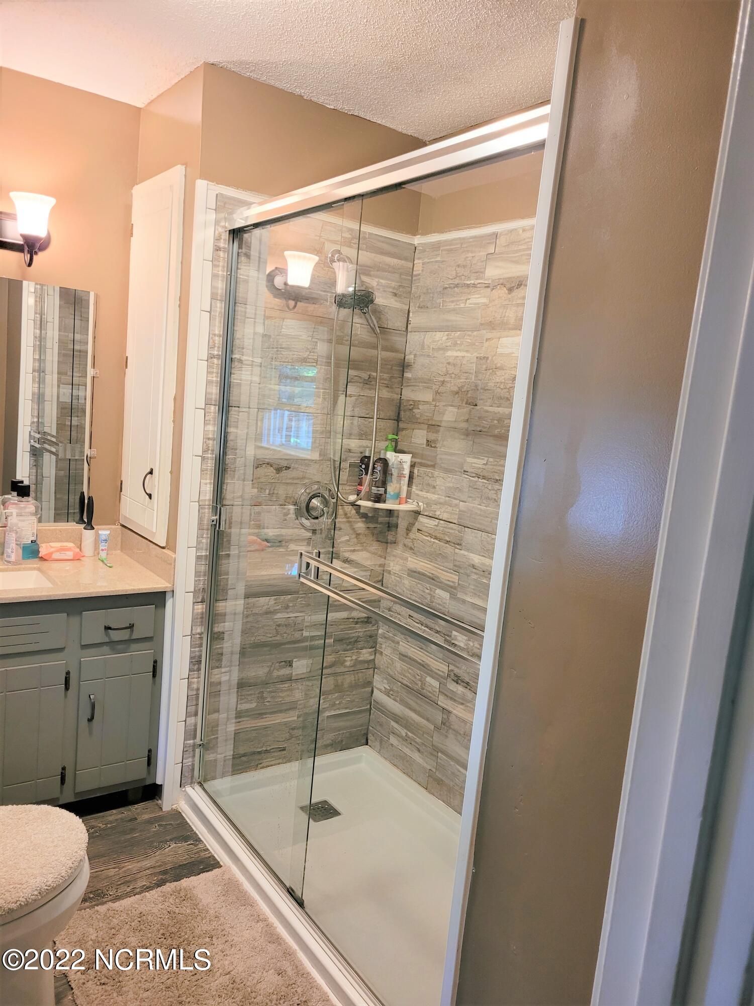 303 Little Rossie Road New Bern, NC 28560 - Photo 15 of 28 Master Bathroom