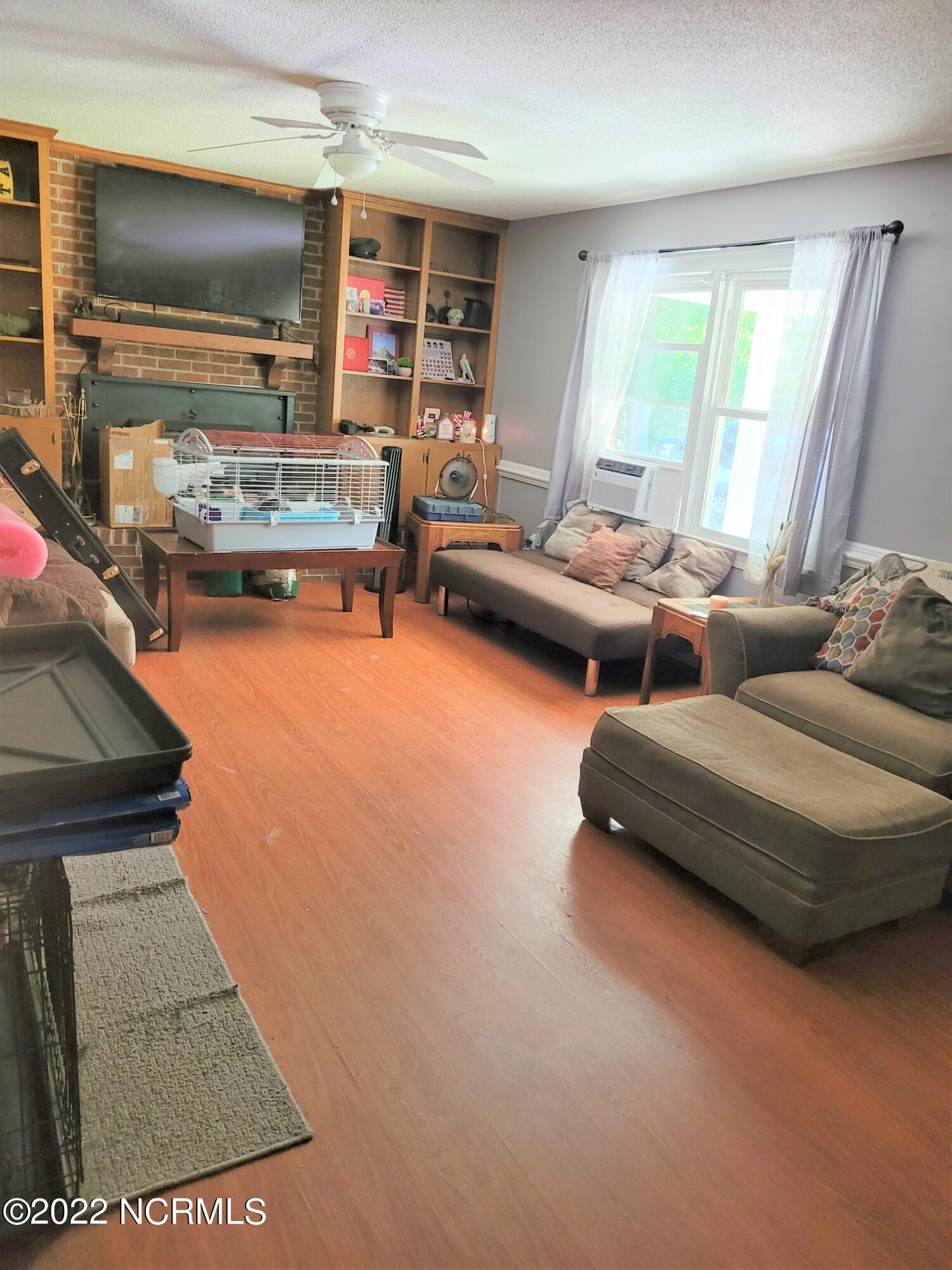 303 Little Rossie Road New Bern, NC 28560 - Photo 8 of 28 Living Room