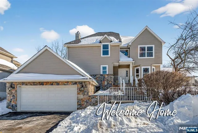 $624,900 | 5 Witherwood Drive, Hamburg, NJ 07419