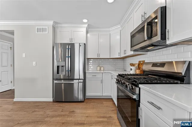 $624,900 | 5 Witherwood Drive, Hamburg, NJ 07419