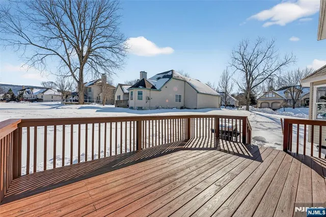 $624,900 | 5 Witherwood Drive, Hamburg, NJ 07419