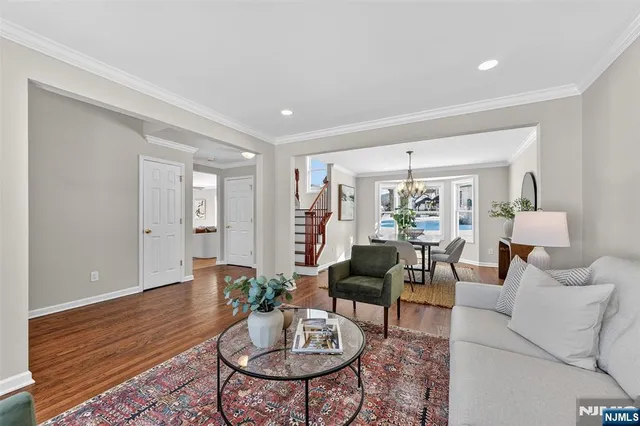 $624,900 | 5 Witherwood Drive, Hamburg, NJ 07419