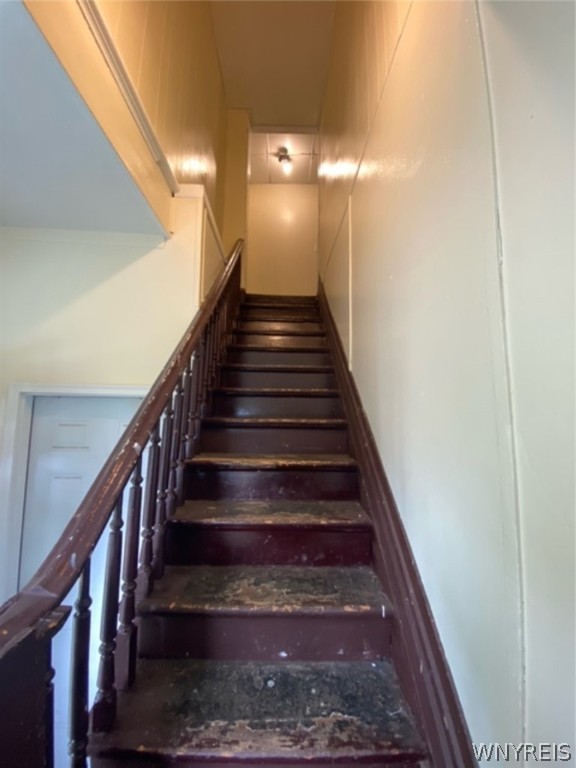 51 Fairmount Avenue Jamestown, NY 14701 - Photo 7 of 33