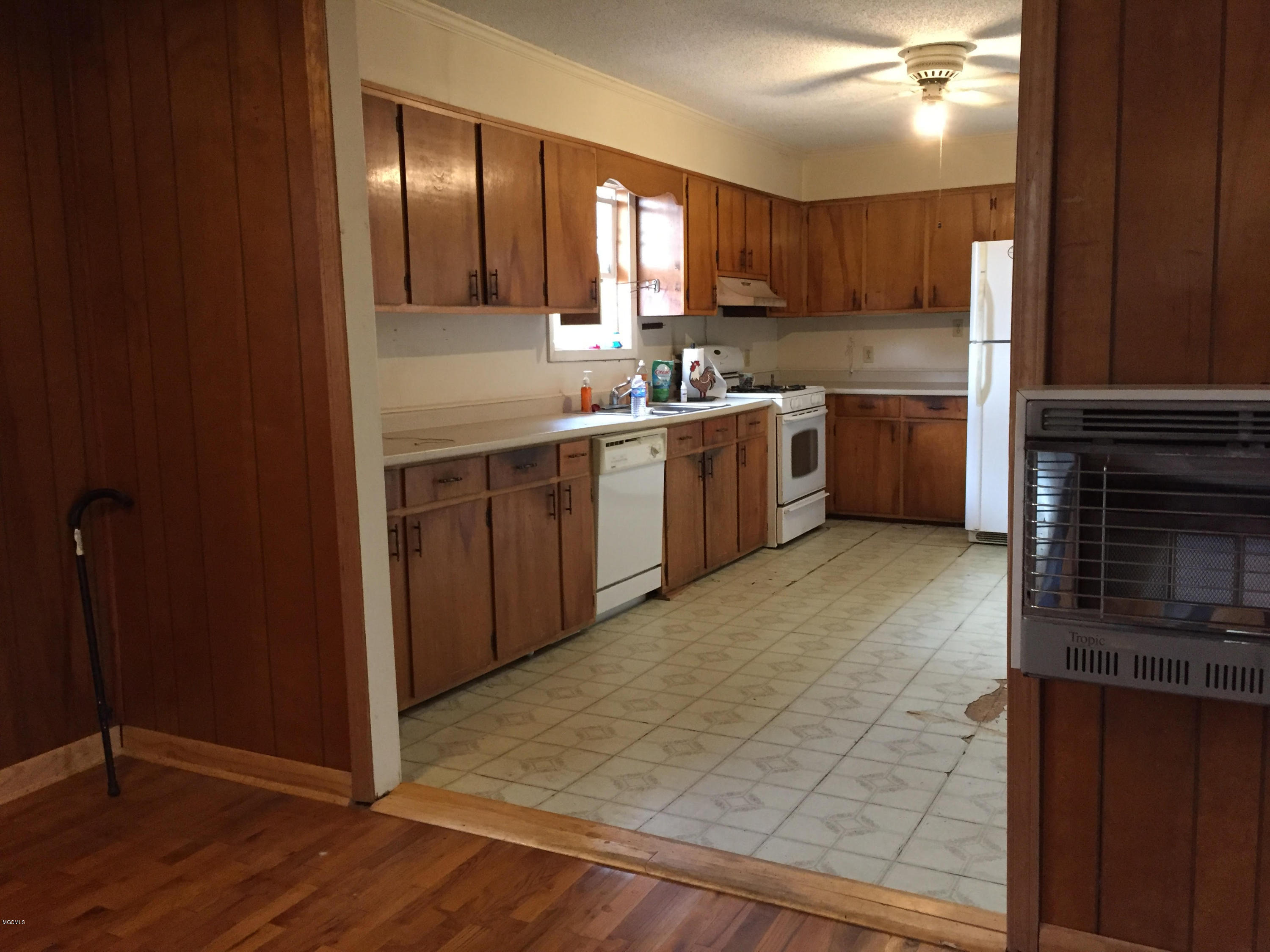 26369 Wolf Creek Road Kiln, MS 39556 - Photo 8 of 37 Kitchen
