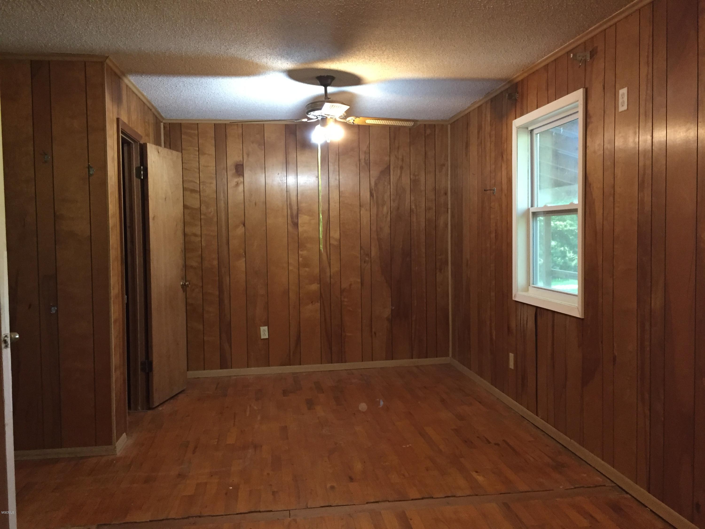 26369 Wolf Creek Road Kiln, MS 39556 - Photo 10 of 37 Front bedroom