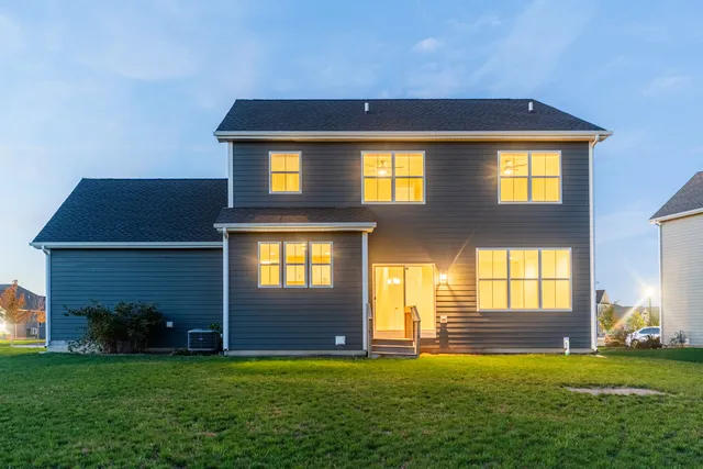 $529,900 | 3547 Doral Drive, Elgin, IL 60124