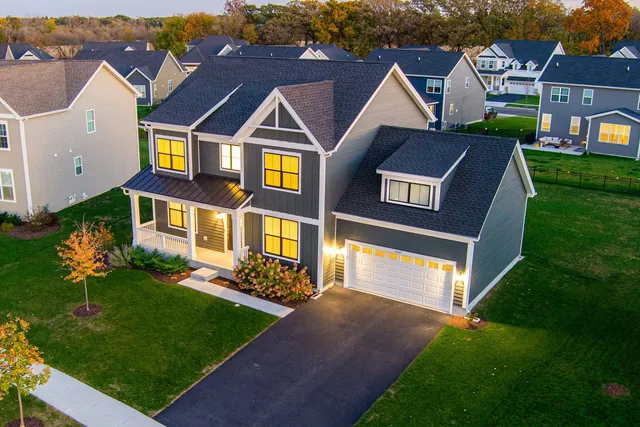 $529,900 | 3547 Doral Drive, Elgin, IL 60124