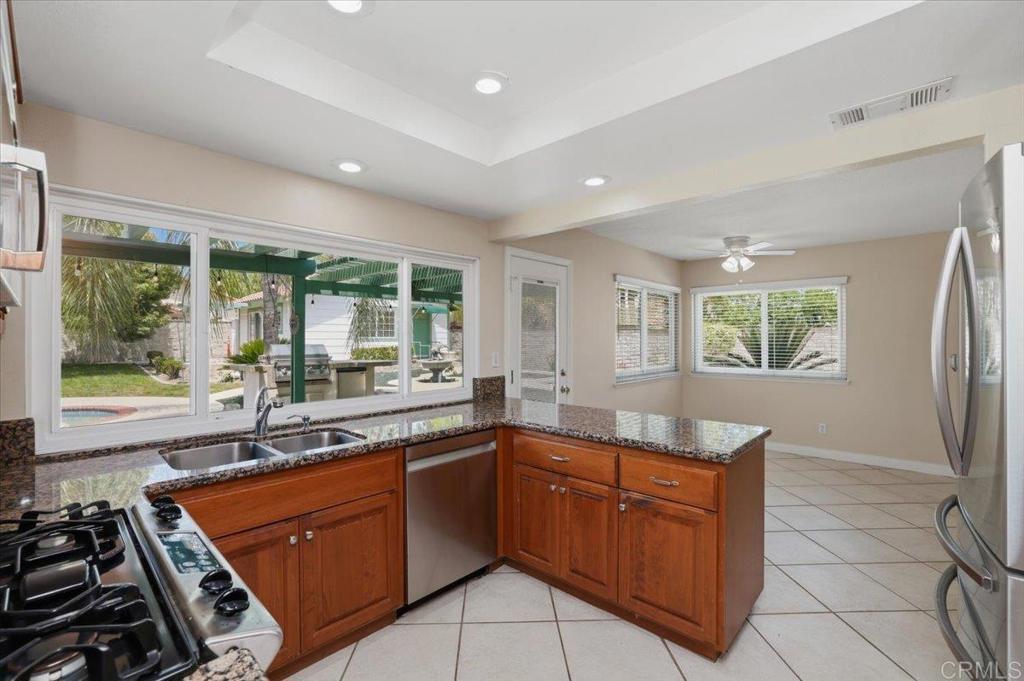 6995 Mission Grove Parkway North Riverside, CA 92506 - Photo 12 of 36