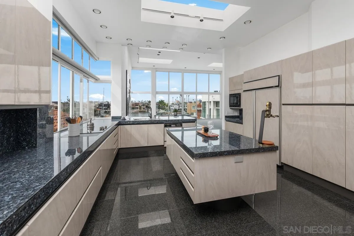 25 Green Turtle Road Coronado, CA 92118 - Photo 16 of 51 Gallery Image 16