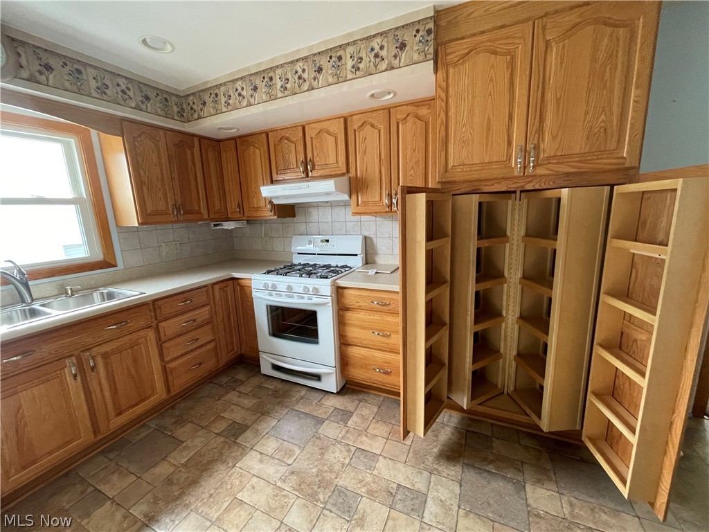 677 Mannering Road Eastlake, OH 44095 - Photo 19 of 32 Gallery Image 19