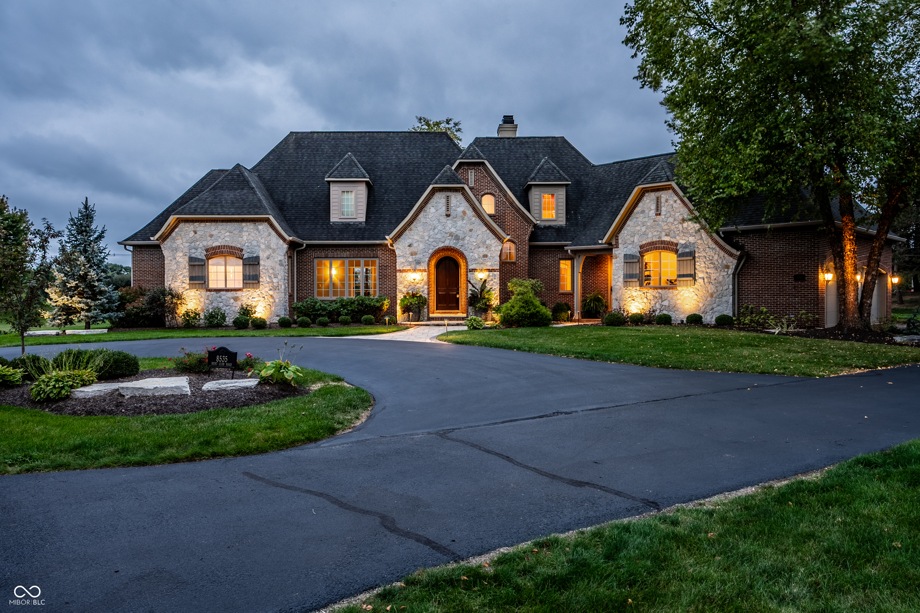 8535 Hunt Club Road Zionsville, IN 46077 - Photo 1 of 63