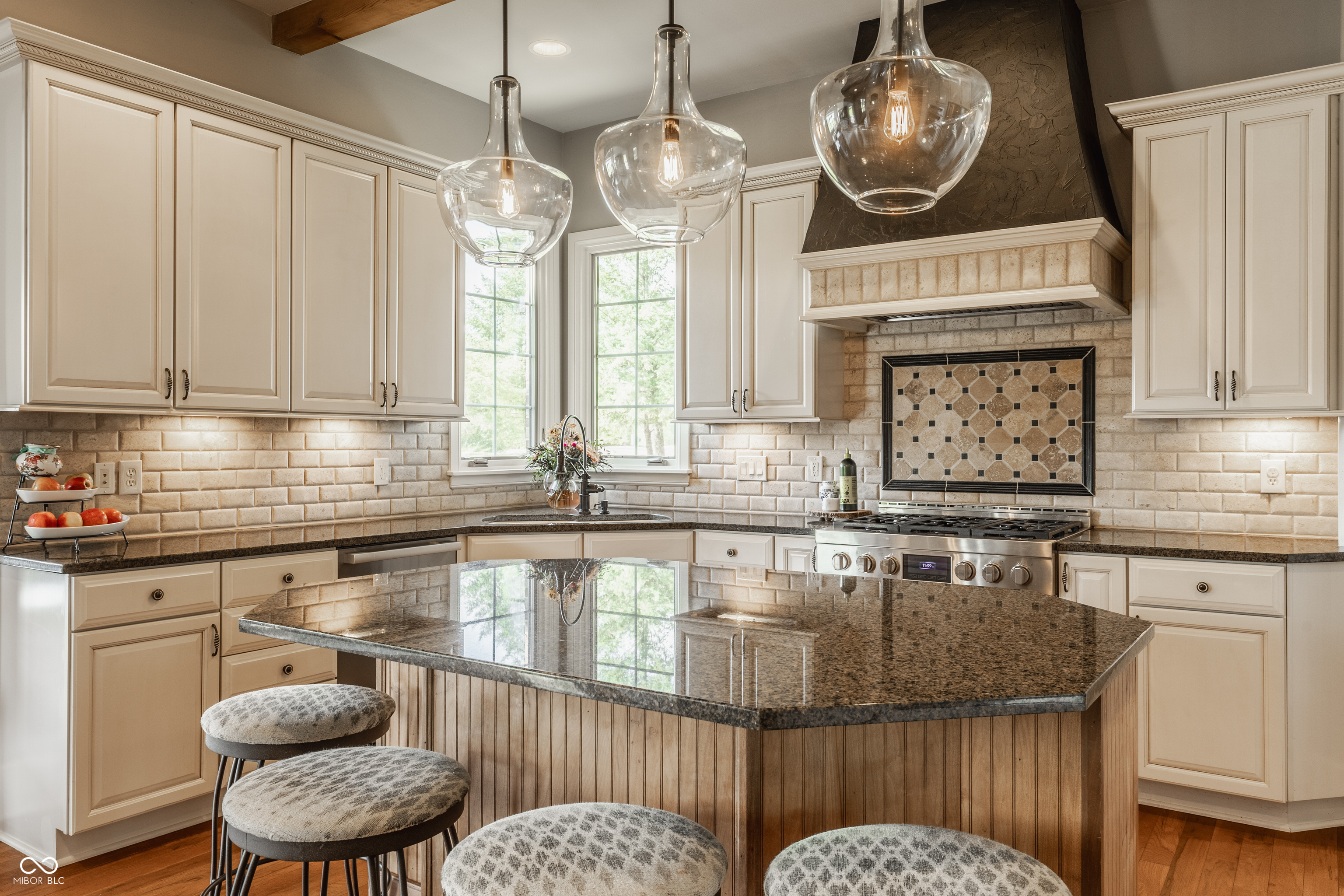 8535 Hunt Club Road Zionsville, IN 46077 - Photo 13 of 63