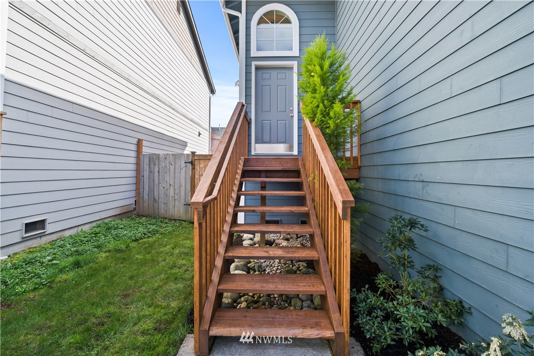 3914 152nd Place Southeast Bothell, WA 98012 - Photo 2 of 24