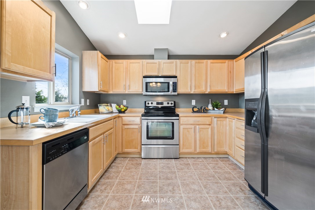 3914 152nd Place Southeast Bothell, WA 98012 - Photo 7 of 24