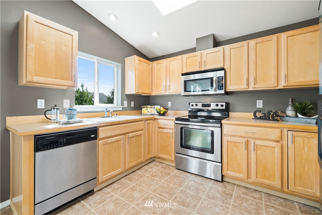 3914 152nd Place Southeast Bothell, WA 98012 - Photo 8 of 24