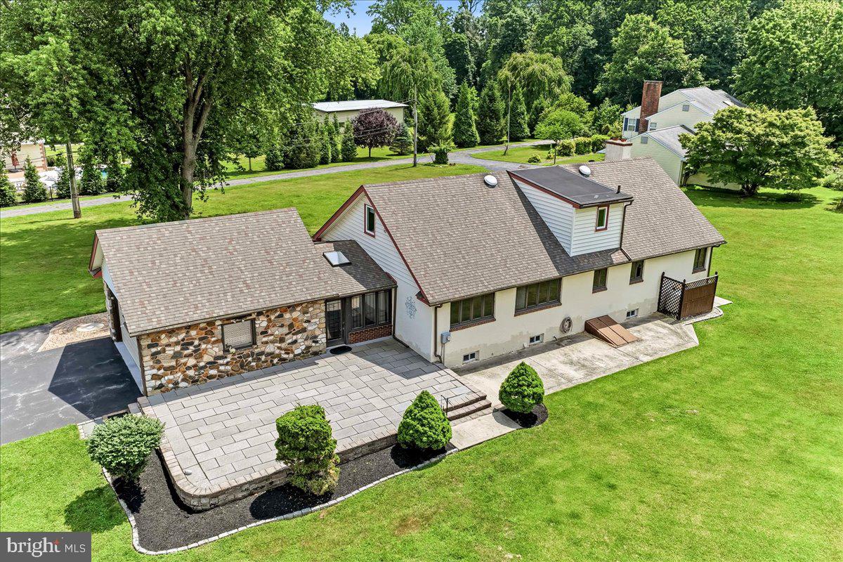 2732 Old Cedar Grove Road Broomall, PA 19008 - Photo 3 of 21