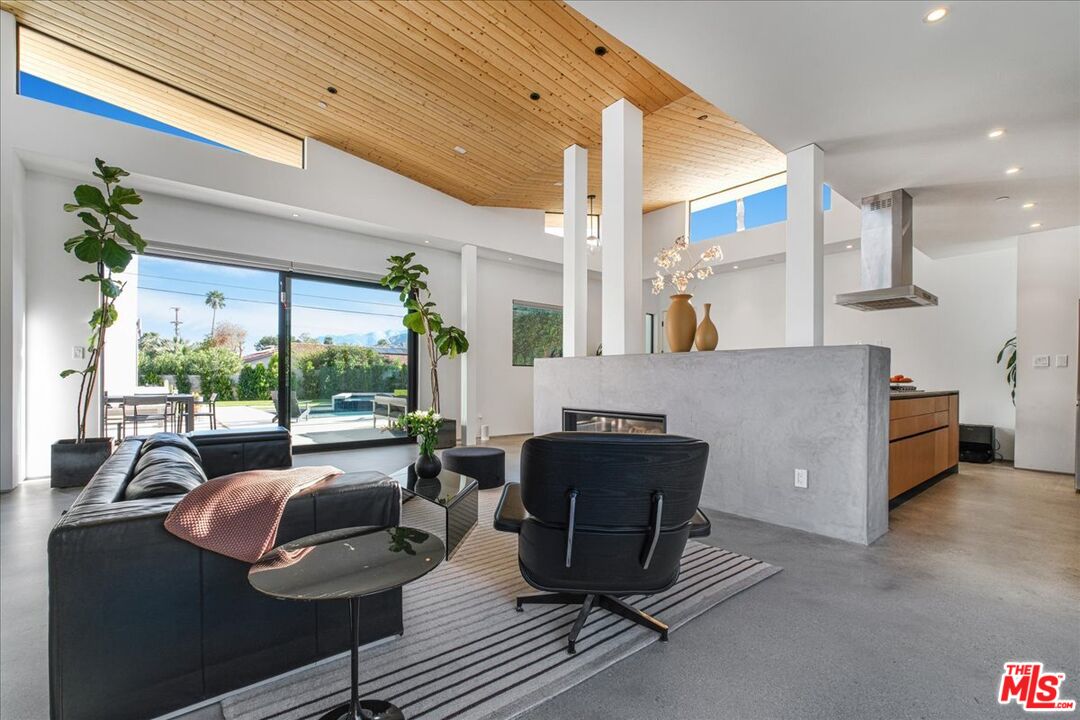 527 West Santa Catalina Road Palm Springs, CA 92262 - Photo 11 of 51