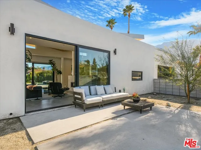 $1,885,000 | 527 West Santa Catalina Road, Palm Springs, CA 92262