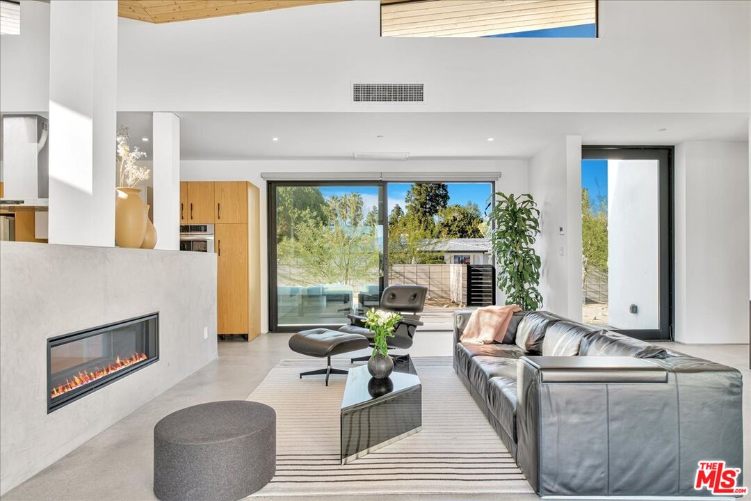 527 West Santa Catalina Road Palm Springs, CA 92262 - Photo 9 of 51