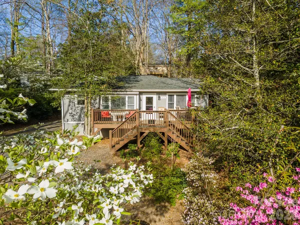 $850,000 | 416 South Cherokee Avenue, Black Mountain, NC 28711
